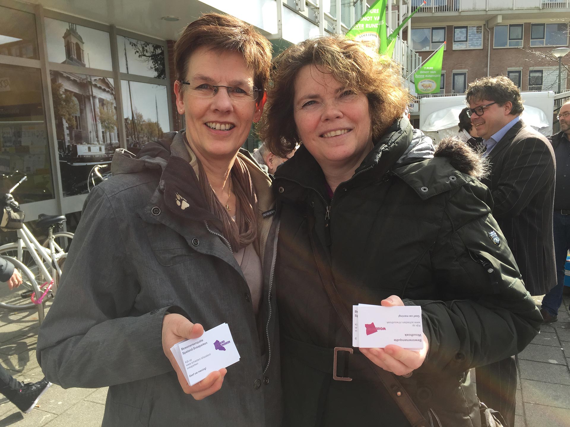 Corry Conijn en Barbara de Kooter van Noordrand2025 enqueteerden in Woudhoek en Spaland-Sveaparken in 2016